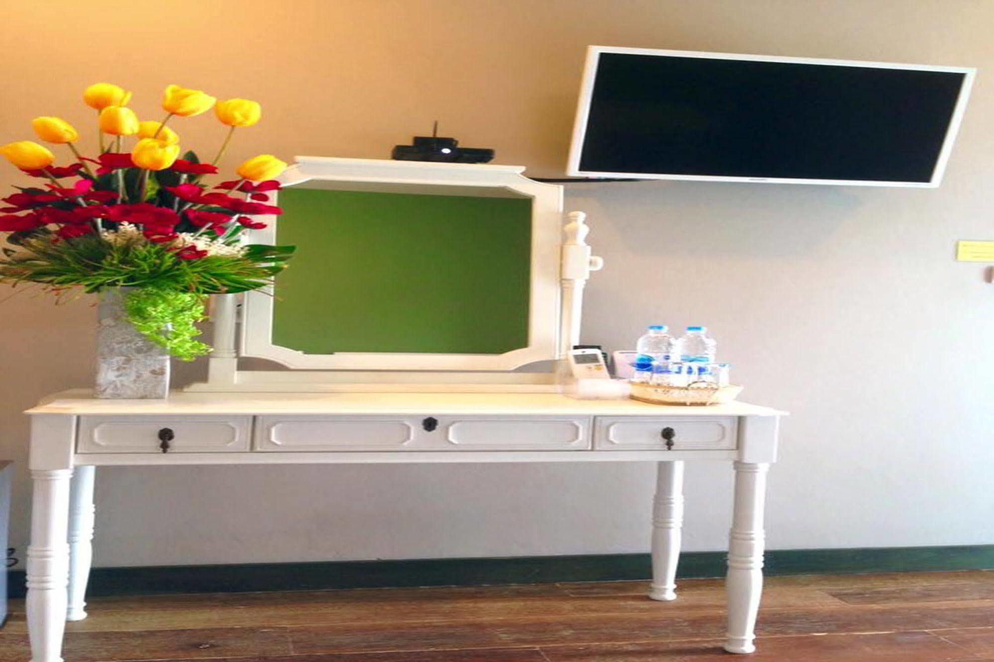 Hotel Mulberry House à Pak Thong Chai Extérieur photo