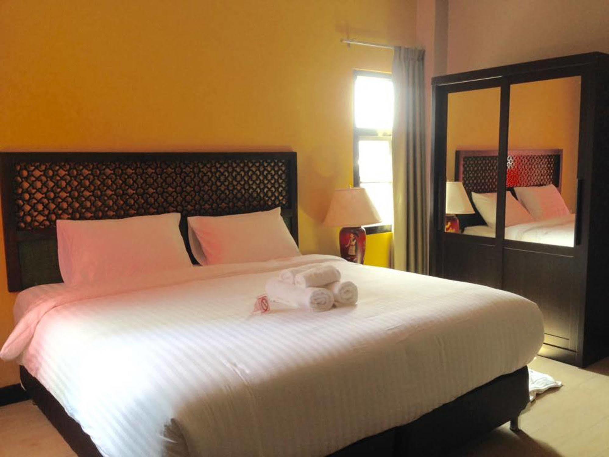 Hotel Mulberry House à Pak Thong Chai Extérieur photo