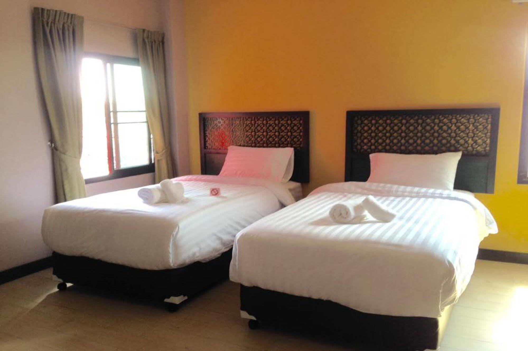 Hotel Mulberry House à Pak Thong Chai Extérieur photo
