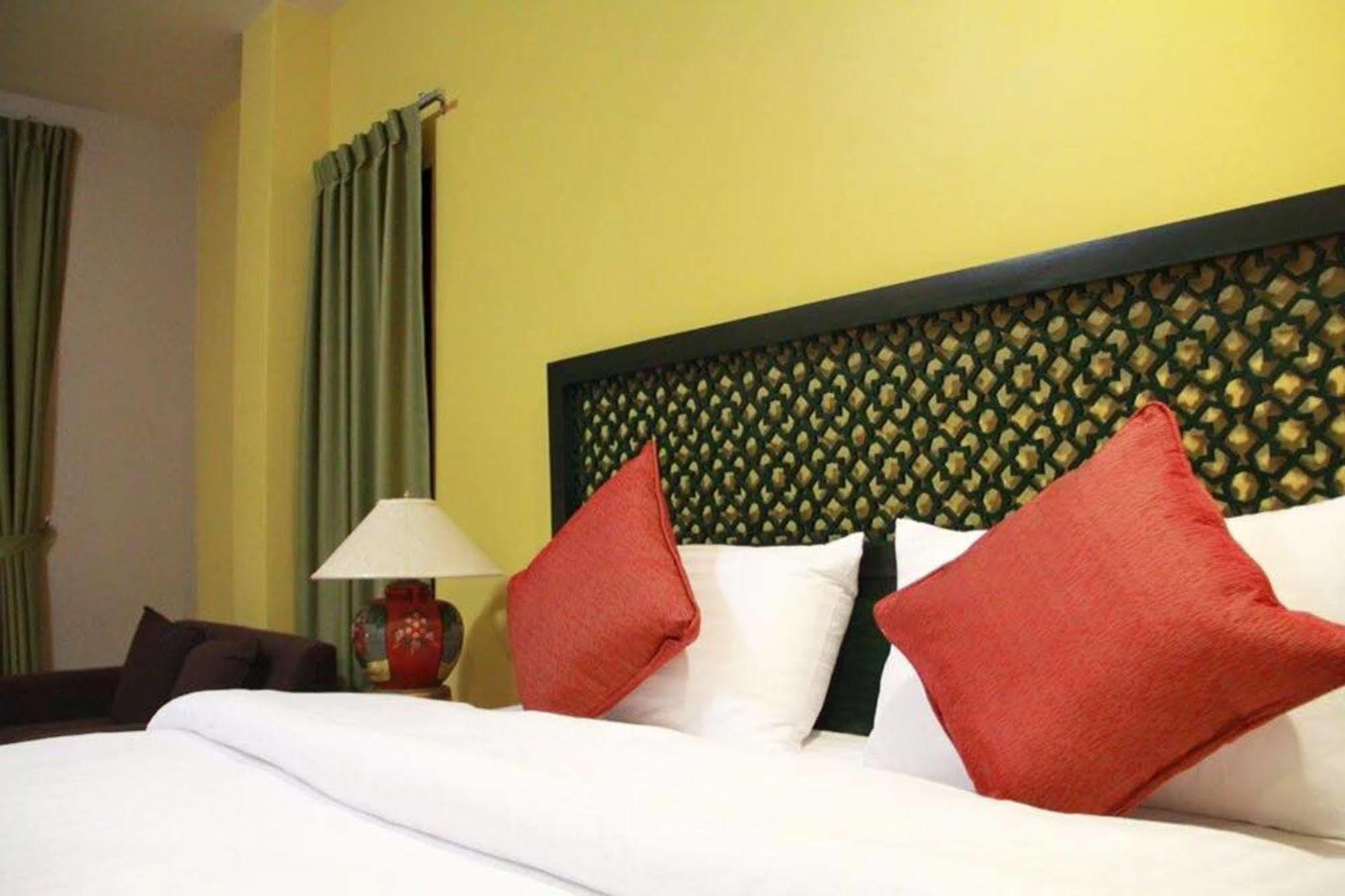 Hotel Mulberry House à Pak Thong Chai Extérieur photo